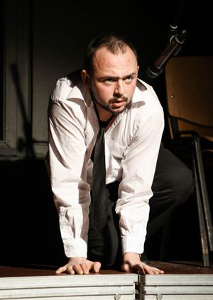 Én, a féreg | Eu, viermele