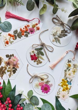 Festive Dried Pressed Flower Crafts Workshop a The Roastery