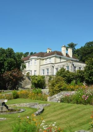 Visit: Fonthill House Gardens