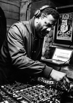 ROOM4MOVEMENT with Daz-I-Kue