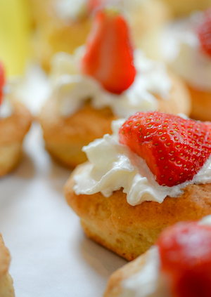 SCRUMPTIOUS STRAWBERRY CREAM TEA