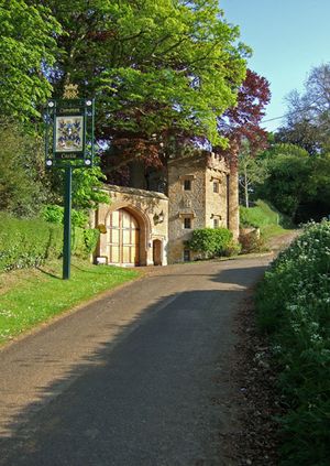 Visit: Compton Castle